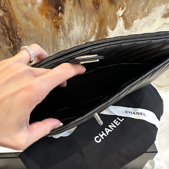 Chanel Large Black Chevron Quilted Caviar Turn Lock CC Oversize Clutch Bag - Picture 9 of 16